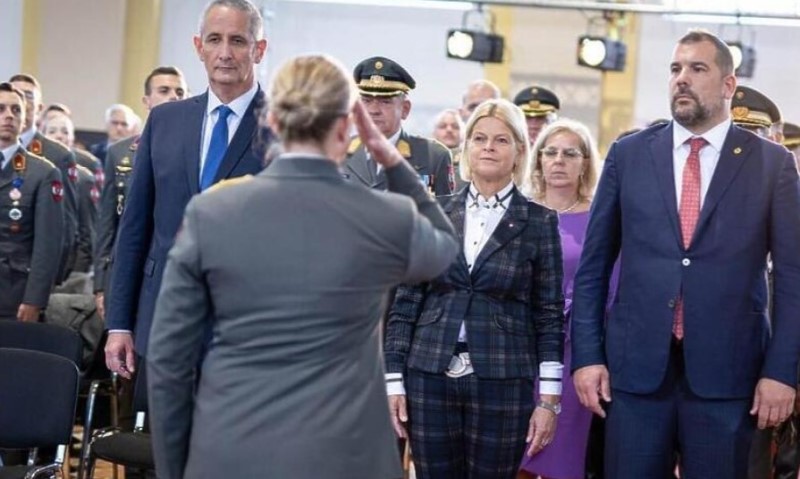 Skandal u Austriji: Oficir iz BiH odbio se rukovati s ministarkom, a razlog je bizaran