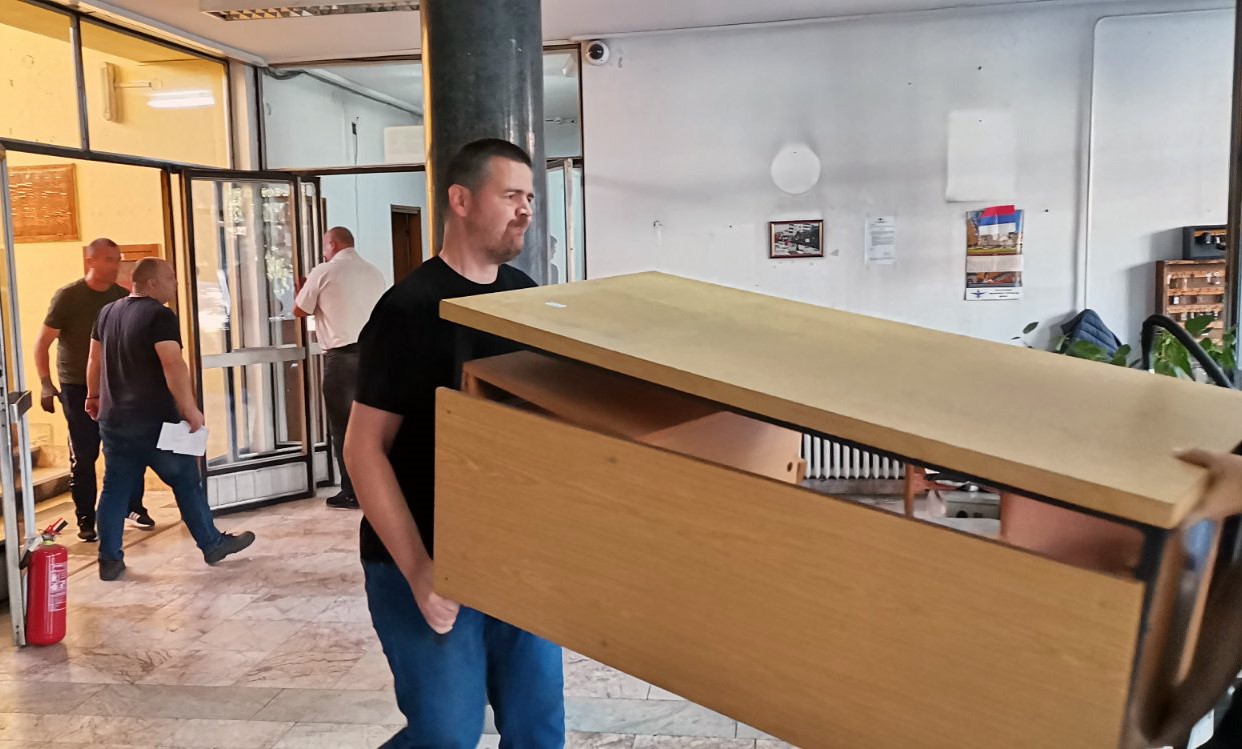 Iznose stvari, počinje obnova: Javno preduzeće iz Srpske za sanaciju upravne zgrade troši 1,2 miliona evra FOTO