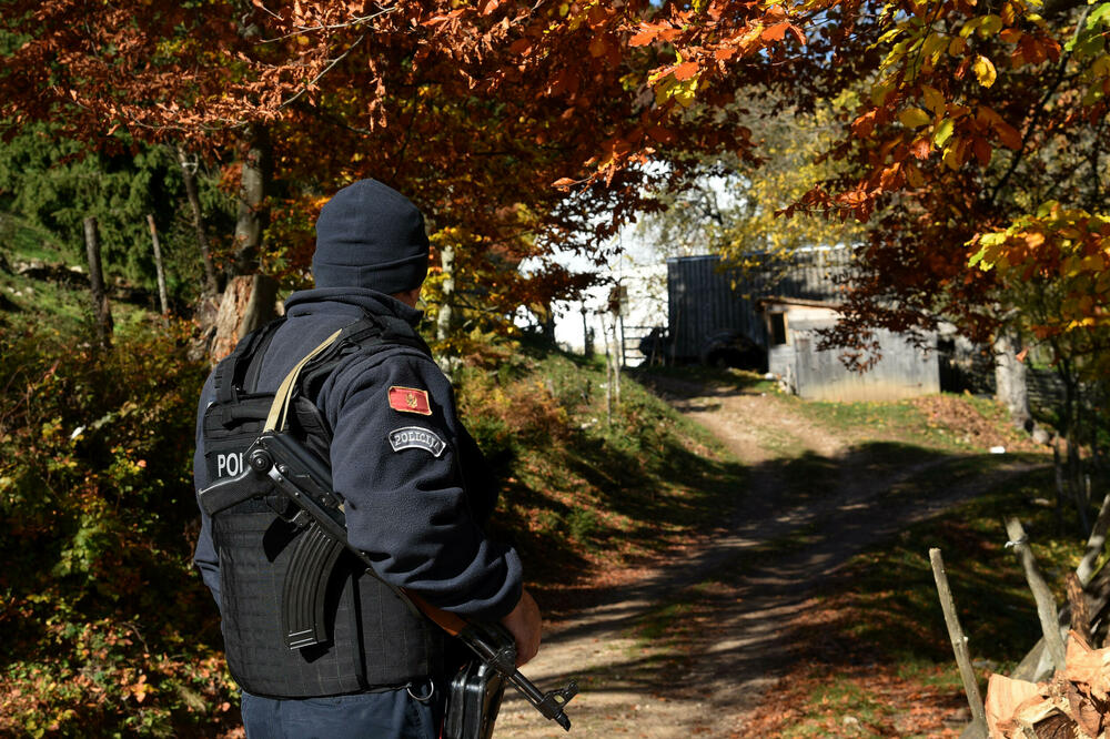 Na terenu i vojska: Policija blokirala selo Kukulje, viđen Balijagić