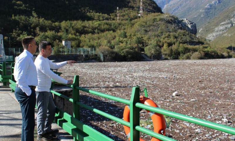 Što prije mora biti uklonjen: Na brani se zaustavilo 50.000 kubika otpada