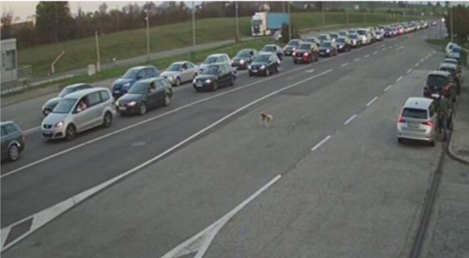 Duže kolone vozila: Pojačan saobraćaj na četiri granična prelaza