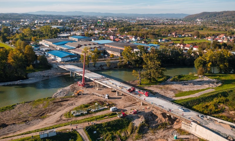 Mi dali za spomenik, vi dajte za Česmu! Dugo obećavani most k'o na pijaci