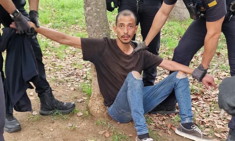 Manijak uhapšen: Prišao roditeljima, pa im udario dijete bez razloga VIDEO