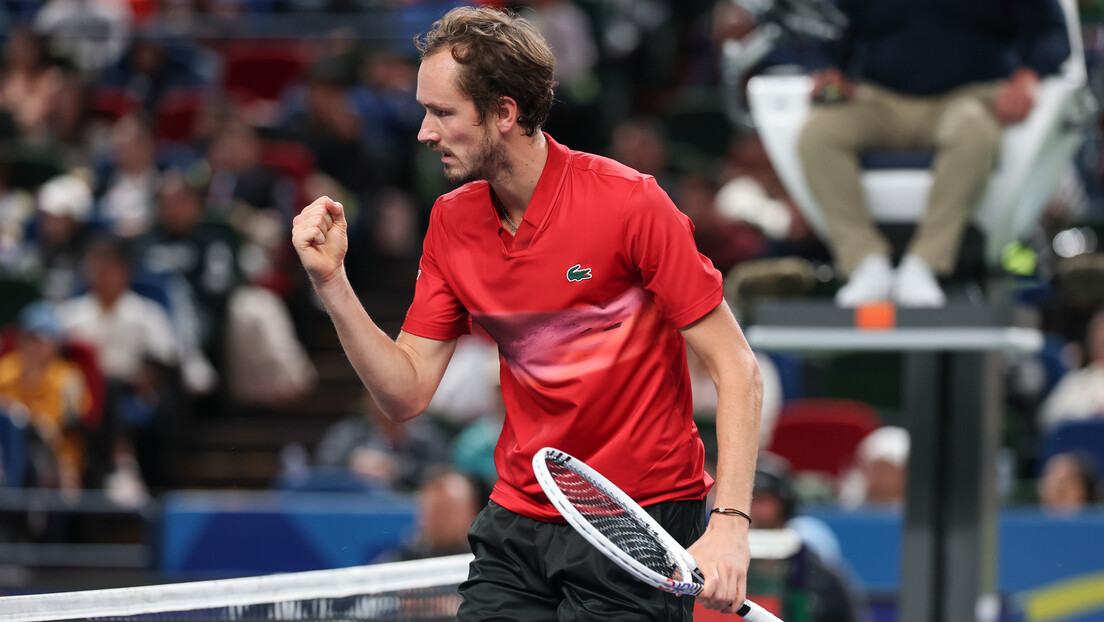 Lako savladao Popirina: Medvedev prvi do osmine finala u Rimu