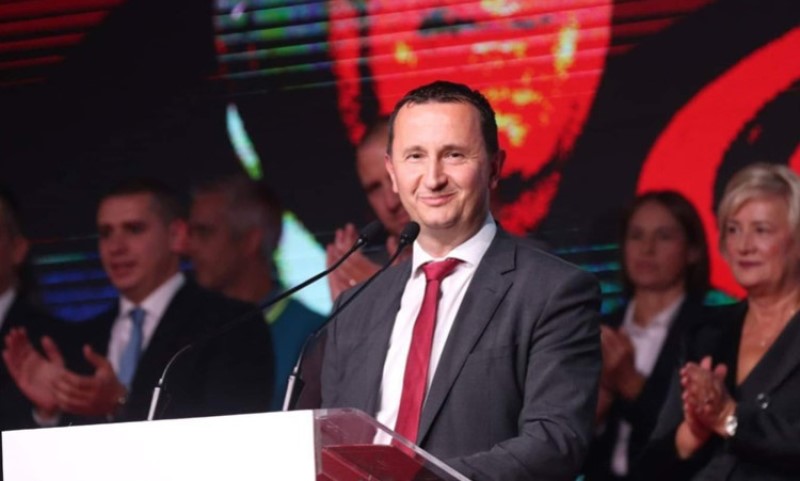 SNSD slavi u Trebinju, Vukanović odbrusio: “Narod ne voli poštene i časne ljude” VIDEO