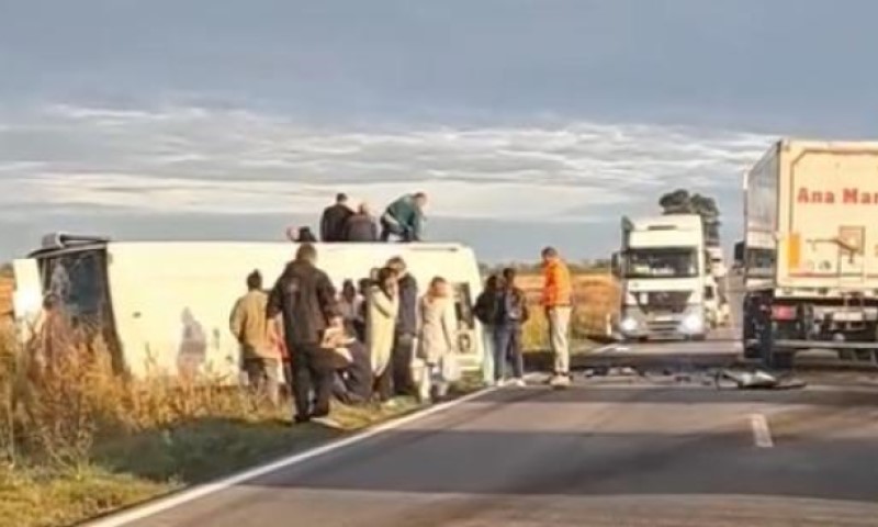 Jedna osoba stradala, četiri teško povrijeđene: Detalji sudara autobusa i automobila VIDEO