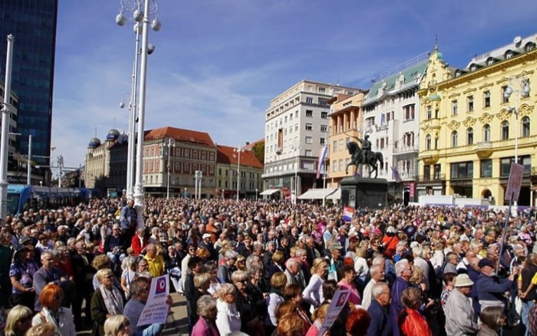 Protest penzionera u Hrvatskoj: Traže da prosječna penzija iznosi 60 posto plate