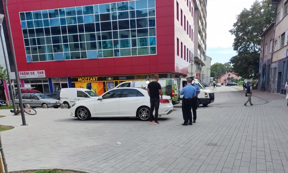 Nema više bahaćenja po šetalištu u Banjaluci: Policija kažnjava nesavjesne vozače FOTO