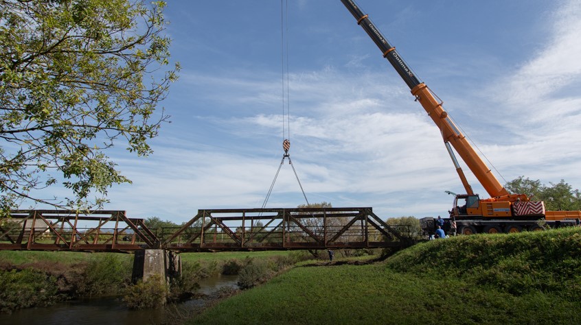 Služio, pa postao prijetnja: Počelo uklanjanje željezničkog mosta u Prijedoru FOTO