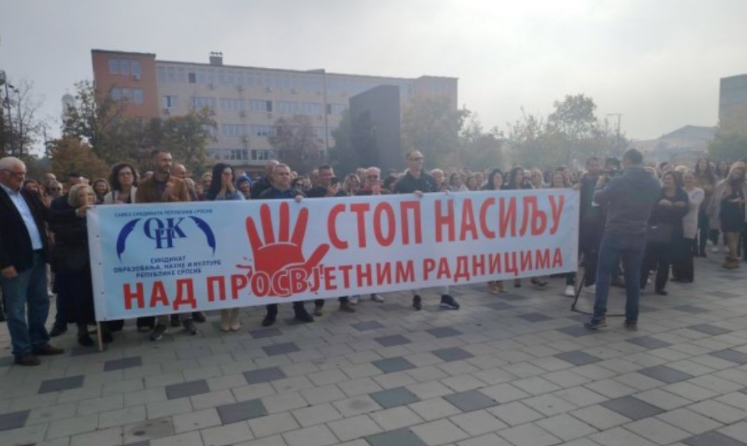 Traže zaštitu u Srpskoj! Na protestu ”Stop nasilju nad prosvjetnim radnicima” zatražene oštrije kazne