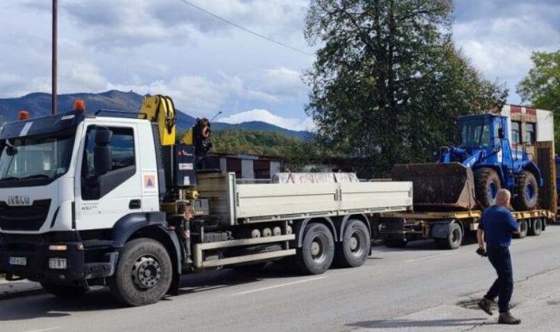 Stiže pomoć! Mašinski tim RUCZRS na putu za Јablanicu FOTO