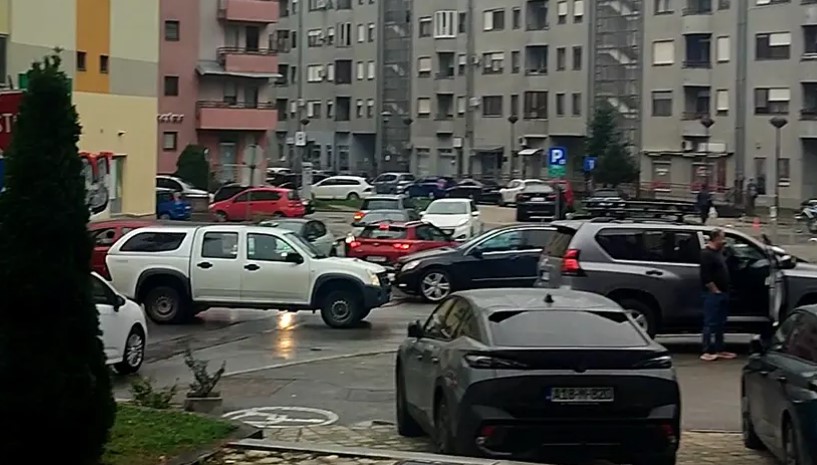 Kolaps kod “Delte”: Svakim danom sve veće gužve u Banjaluci VIDEO