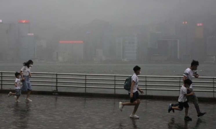 Kina se sprema za nadolazeći Tajfun: Evakuisano oko 347.000 ljudi