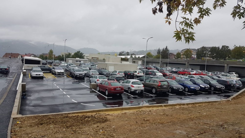 Otvoreno prvih 560 mjesta: Pušten u rad dio garaže UKC-a Srpske FOTO