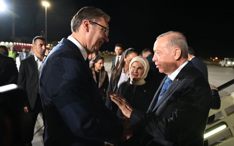 Erdogan stigao u Beograd: Predsjednika Turske dočekao Vučić FOTO