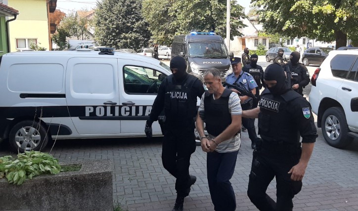 Monstrum ostaje iza rešetaka: Produžen pritvor trostrukom ubici iz Sanskog Mosta