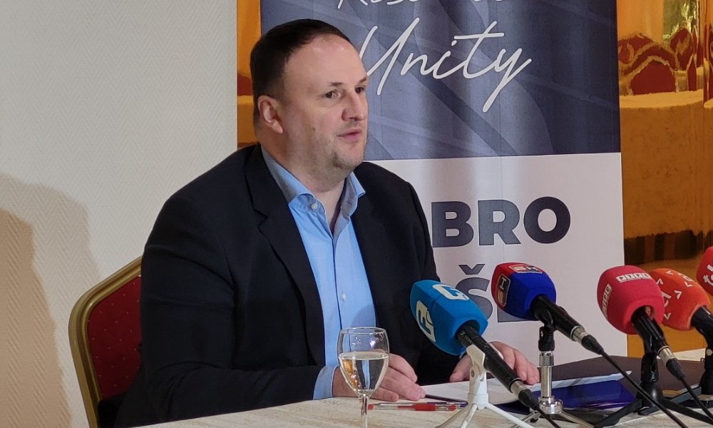 “Invictus” pred gašenjem, radnicima otkaz! Vujić: Tužićemo banke, tražiti izmjene zakona i odgovornost Agencije FOTO