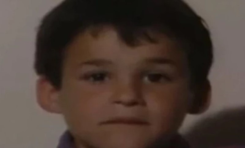 “Mama, je l’ ti mene znaš”: Zbog riječi malog Borisa koji je ostavljen u sirotištu mnogi su plakali VIDEO