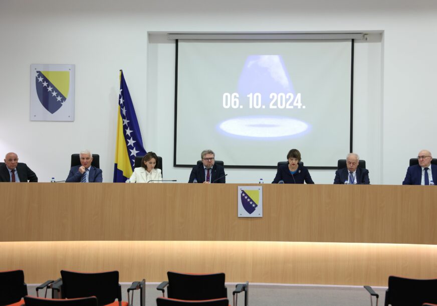 CIK BiH: Do 15.00 časova u BiH glasalo 34,98 odsto birača