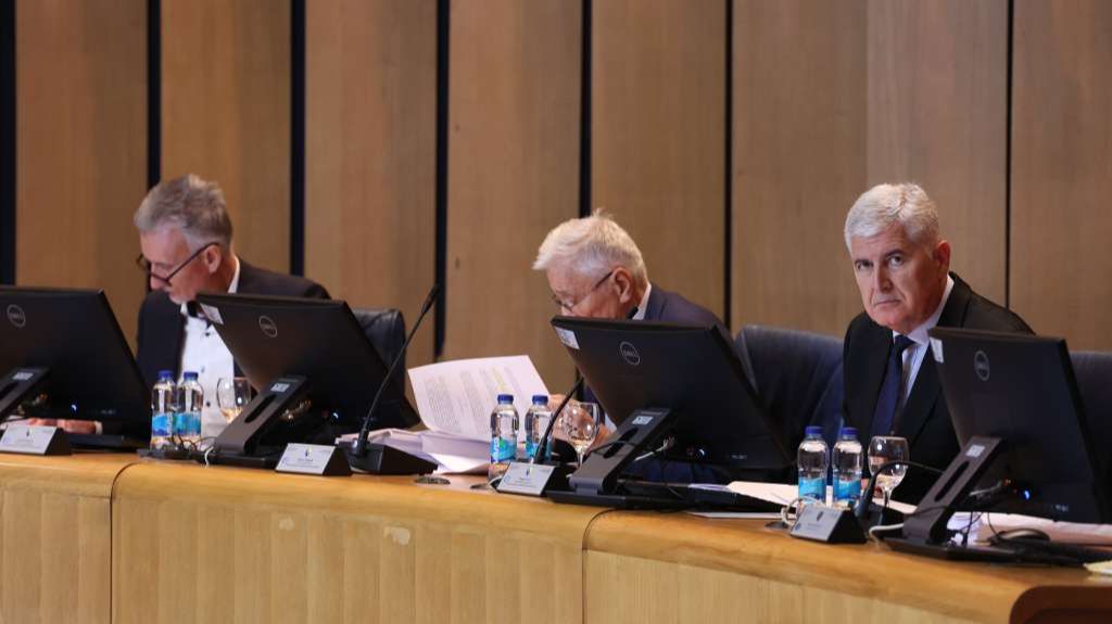 Sjednici “prijeti” ponovni prekid: SNSD tražio pauzu, hoće li se vratiti na zasijedanje