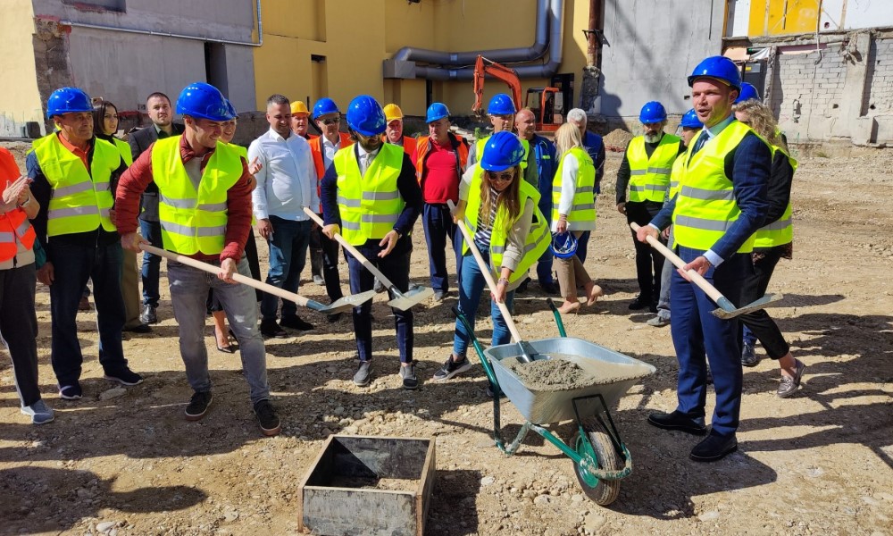 Predizborni kamen temeljac za Palas: Projektant otkrio koliko će soba imati novi hotel FOTO/VIDEO