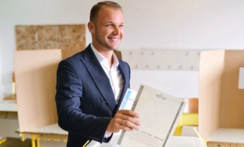 Stanivuković “izlazi na glasanje”: Pozvao građane da mu se sutra pridruže FOTO