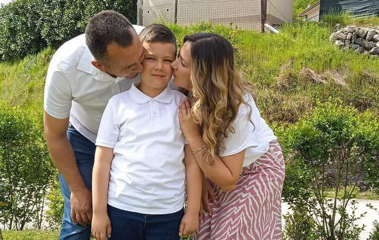 Dječak iz Jablanice izgubio roditelje, potrebna mu je naša pomoć