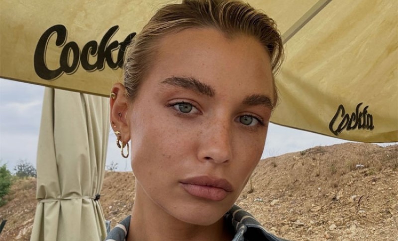 Voda – nikako! Poznata manekenka se godinama ne umiva, otkrila kako pere lice