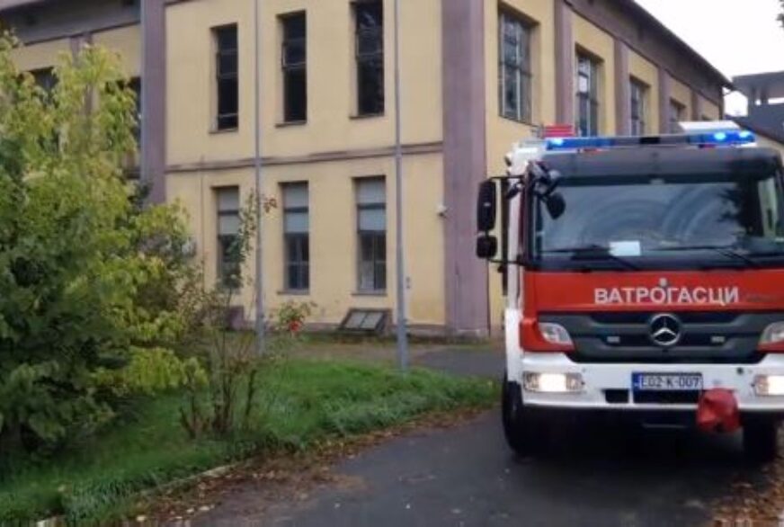 Na terenu vatrogasci: Požar u banjalučkoj Fabrici duvana