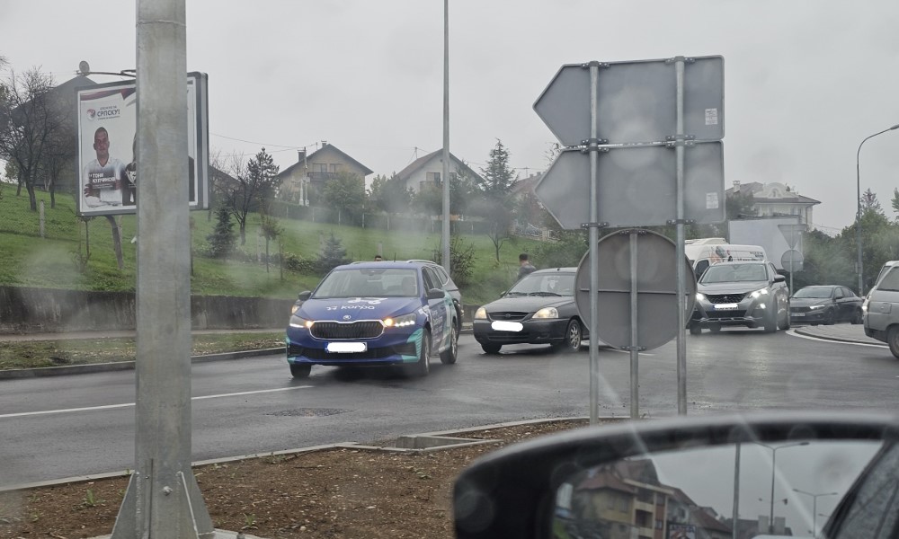 I dalje enigma za vozače u Banjaluci: Saobraćajka u kružnom toku “tulipan”