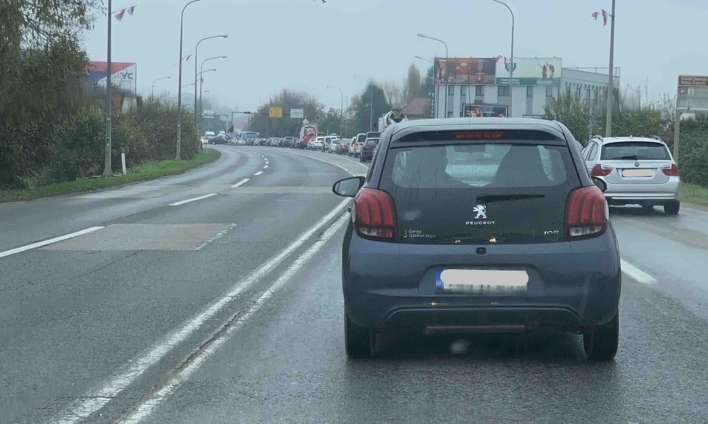 Ogromne gužve! Semafor kod Kramara nije u funkciji