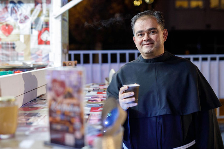 Poznati franjevac udaljen iz samostana: Razriješen svih dužnosti