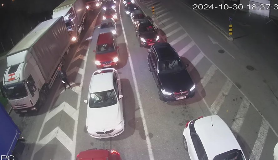 Vozači, strpljenja: Pojačan intenzitet saobraćaja na šest graničnih prelaza