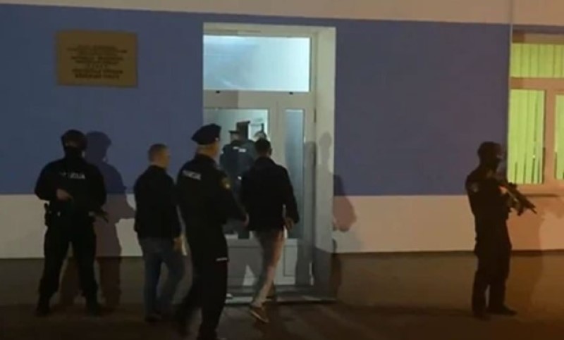 Nakon što je dječak ubio policajca! Kod uhapšenih zbog terorizma nađeno oko 140.000 KM