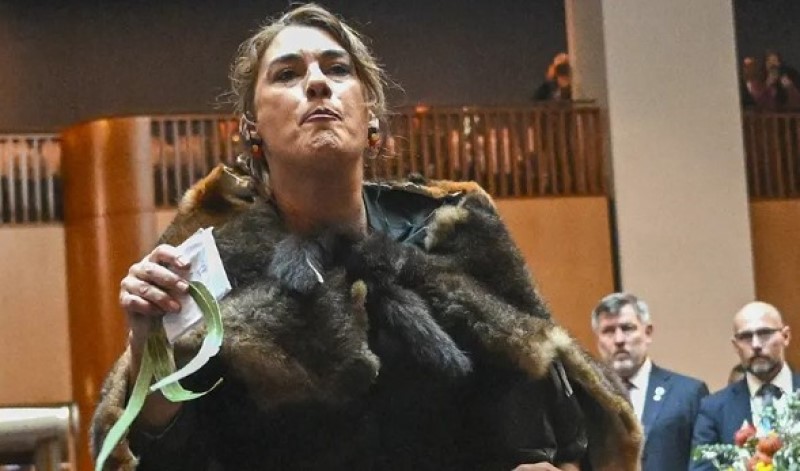 Australijska senatorka odbrusila Čarlsu III: “Ovo nije tvoja zemlja, ti nisi moj kralj”