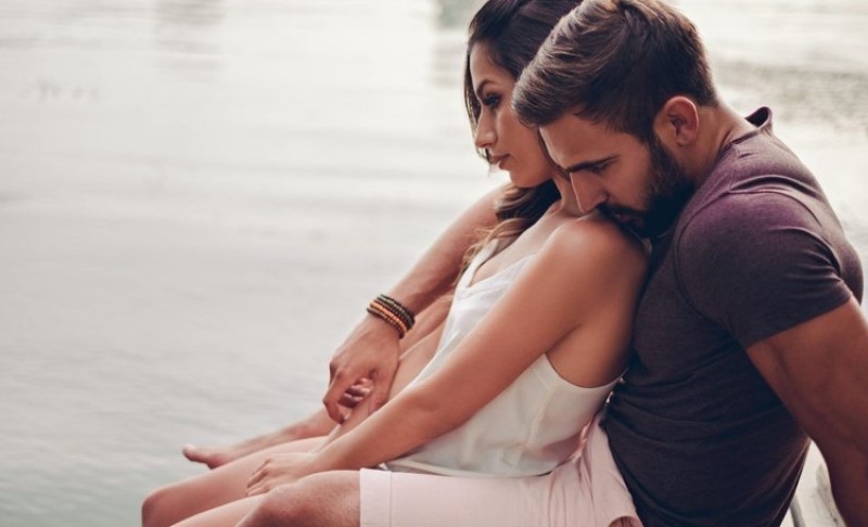 Ljubavne dileme na internetu: Koje stvari žene najčešće guglaju o svojim partnerima