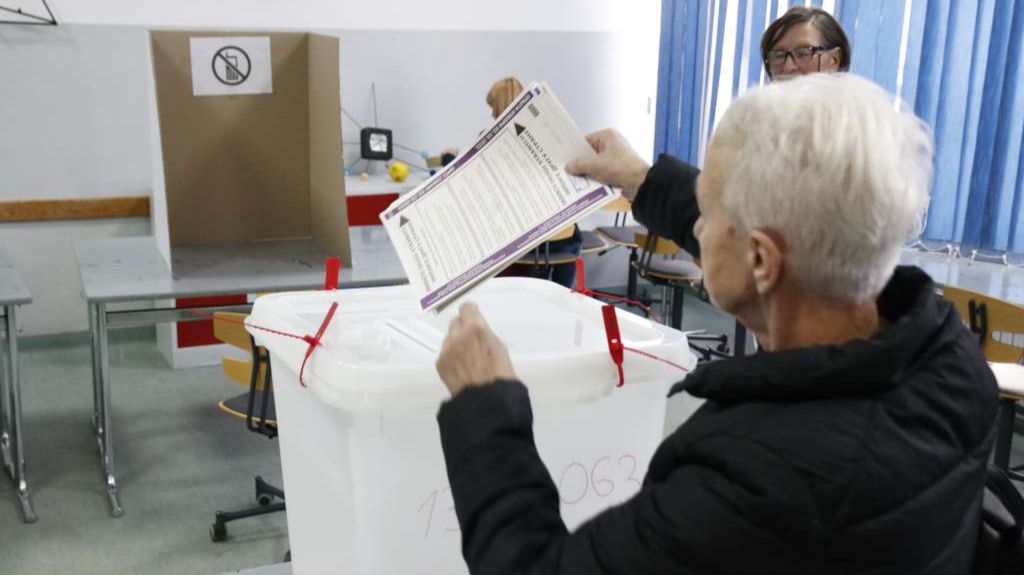 Otvorena biračka mjesta: Danas glasanje u Kiseljaku, Kreševu, Fojnici i Konjicu