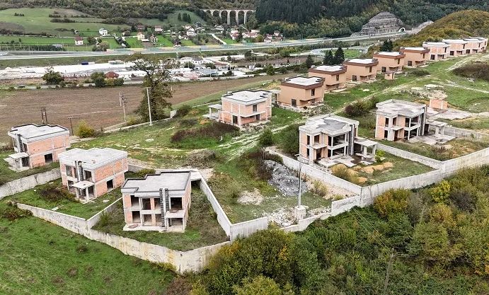 Luksuzno naselje u BiH na prodaju: Evo zašto je propala velika investicija FOTO/VIDEO