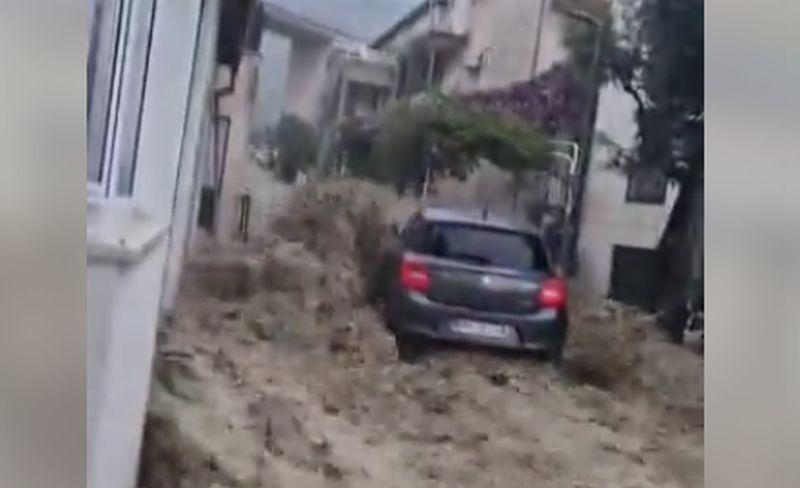 Strašne slike sa Makarske rivijere: Bujica nosi sve pred sobom VIDEO
