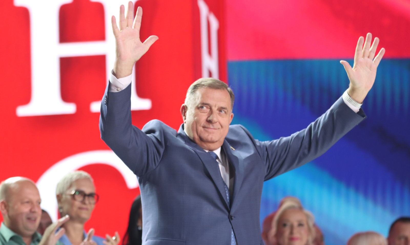 Dodik poručio da je SNSD velika pobjednička stranka: “Uvijek uz narod”