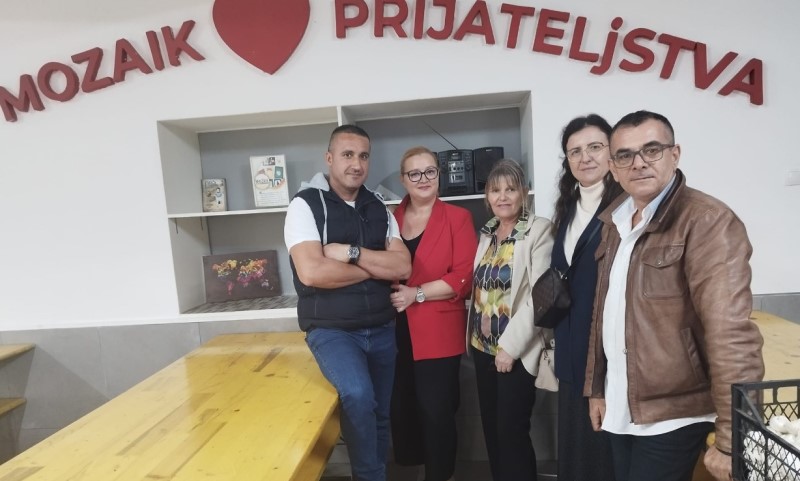 Human gest: Značajna donacija od laktaških vrtića za banjalučki “Mozaik prijateljstva” FOTO