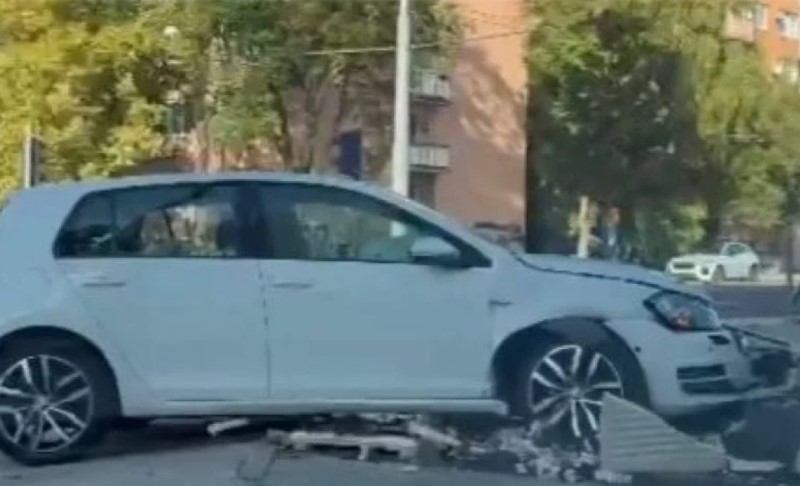 Nesreća u ovom dijelu BiH: “Golf” udario u sportsku dvoranu, a policija “ne zna ništa”