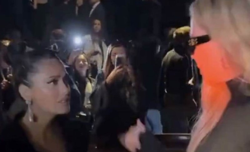 Snimak preplavio mreže: Nikol Kidman pred svima “iskulirala” Salmu Hajek VIDEO