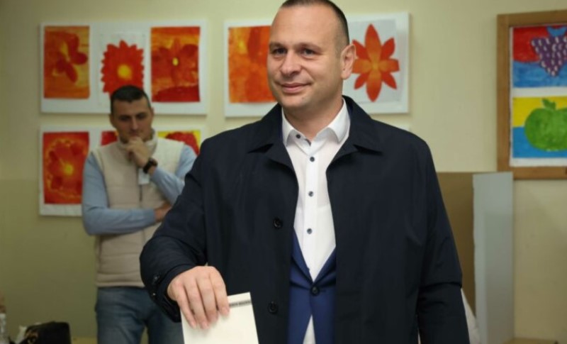 U “trci” za stolicu gradonačelnika Banjaluke: Šobot ispunio svoju građansku dužnost