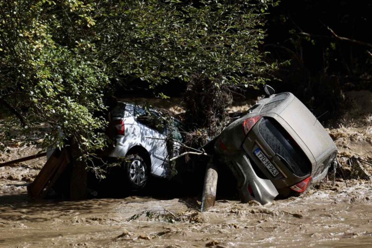 Spasioci na terenu: Najmanje 15 smrtno stradalih u poplavama