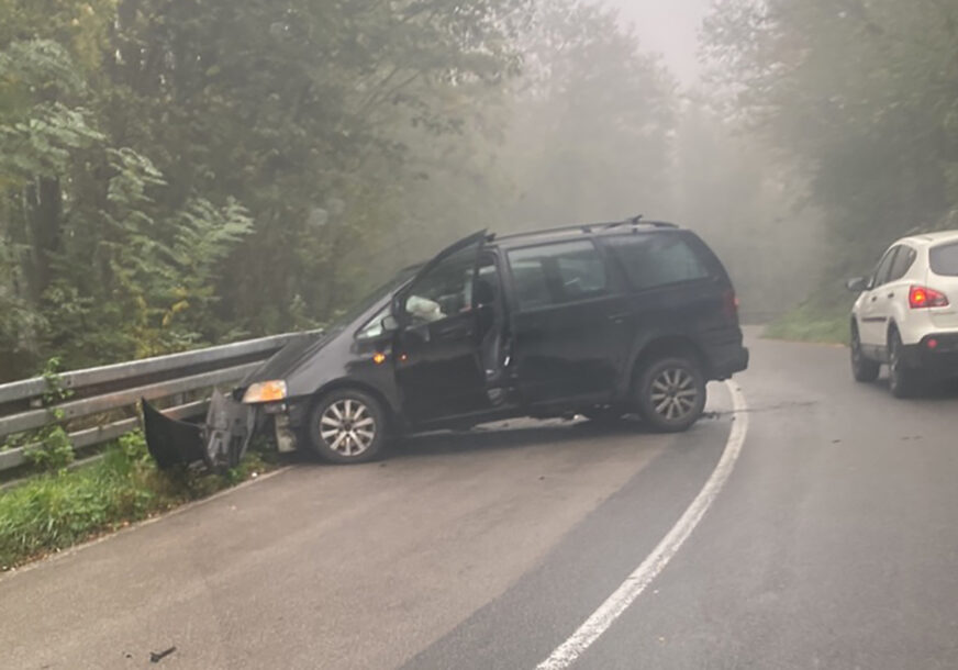 Vozači, oprez: Sudar dva automobila kod Banjaluke, saobraćaj usporen