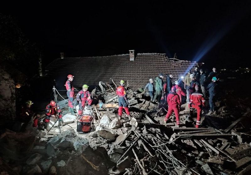 Katastrofalni uslovi u Jablanici: Zbog kiše i mraka obustavljena potraga