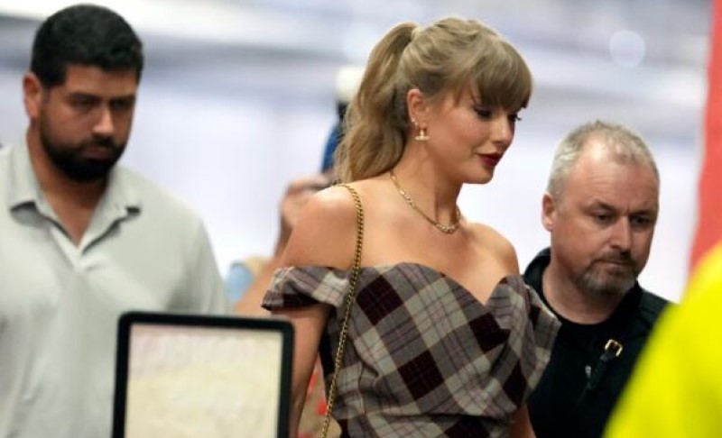 Nova fotografija Tejlor Svift izazvala haos među fanovima: “Šta joj se desilo?!”