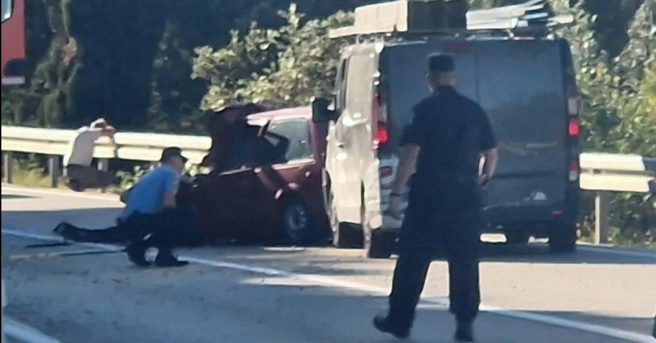 Teška saobraćajka, od auta nije ostalo skoro ništa: Vozač poginuo u sudaru