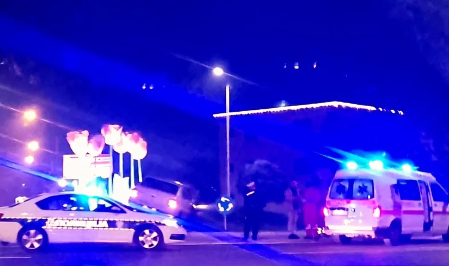 Nezgoda u Banjaluci: Autom završio na “tulipan” kružnom toku